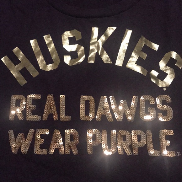 Victoria’s Secret PINK Washington Huskies Graphic Tee Purple Gold Size Medium - Picture 3 of 8